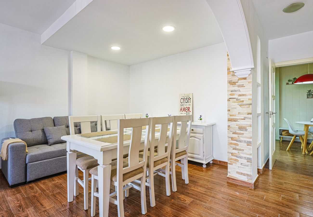 Casa en Mairena Del Aljarafe - Casa Los Patios Mairena · 6 Pax · 2 Baños · AC