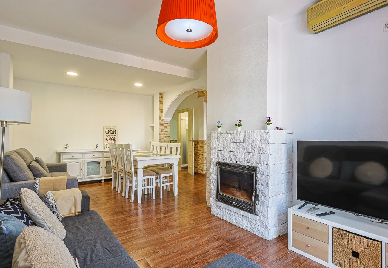 Casa en Mairena Del Aljarafe - Casa Los Patios Mairena · 6 Pax · 2 Baños · AC
