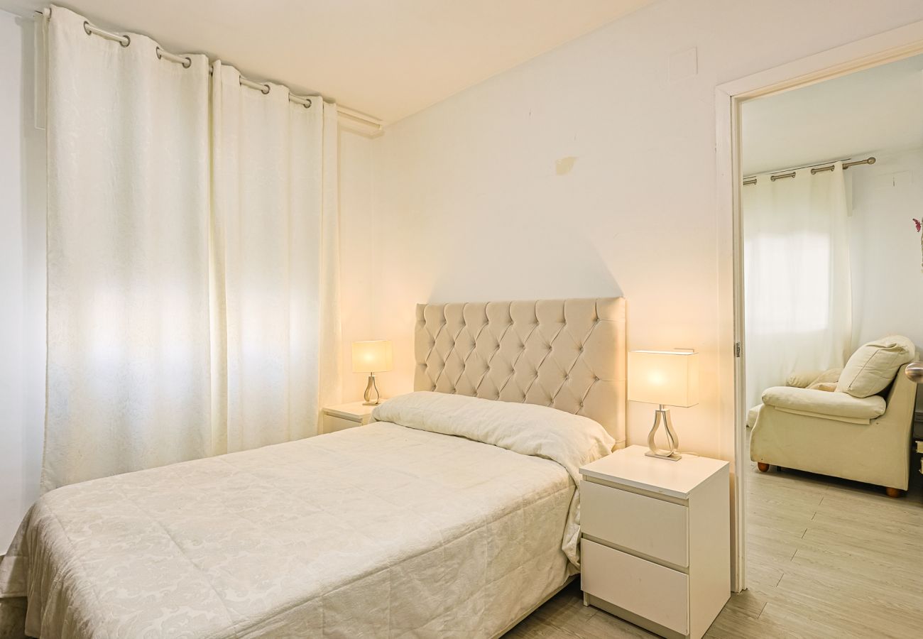 Apartamento en Sevilla - Luminoso Apartamento con Aire Acondicionado en Marqués de Nervión - Vacacional Sevilla