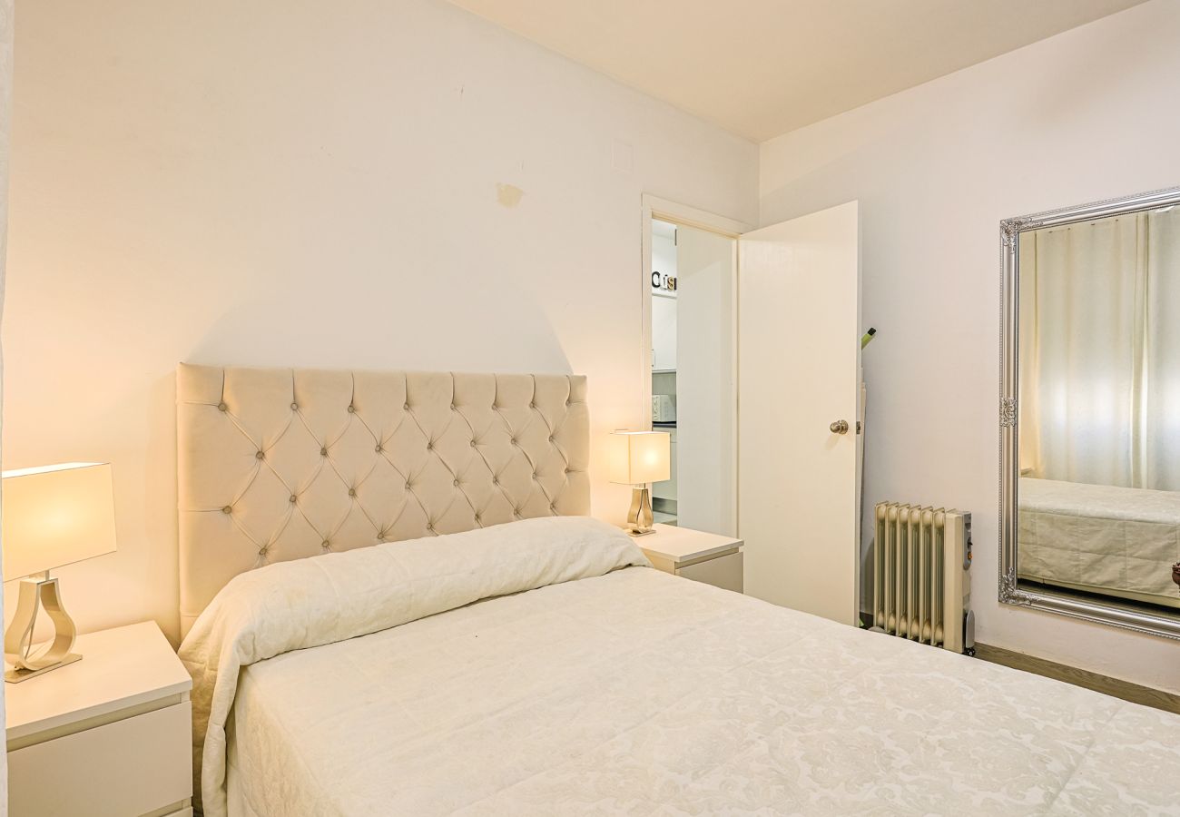 Apartamento en Sevilla - Luminoso Apartamento con Aire Acondicionado en Marqués de Nervión - Vacacional Sevilla