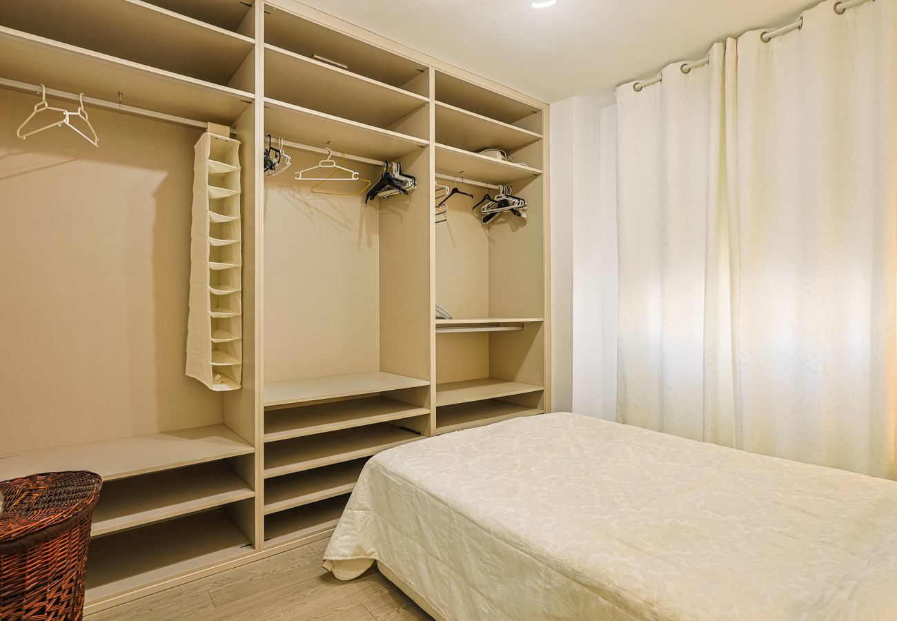 Apartamento en Sevilla - Luminoso Apartamento con Aire Acondicionado en Marqués de Nervión - Vacacional Sevilla