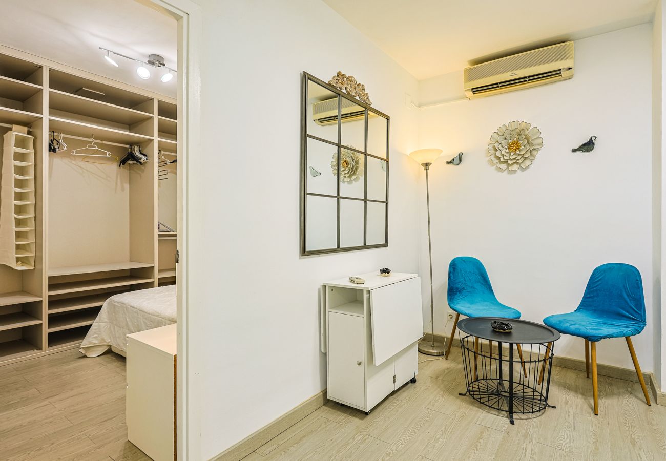 Apartamento en Sevilla - Luminoso Apartamento con Aire Acondicionado en Marqués de Nervión - Vacacional Sevilla