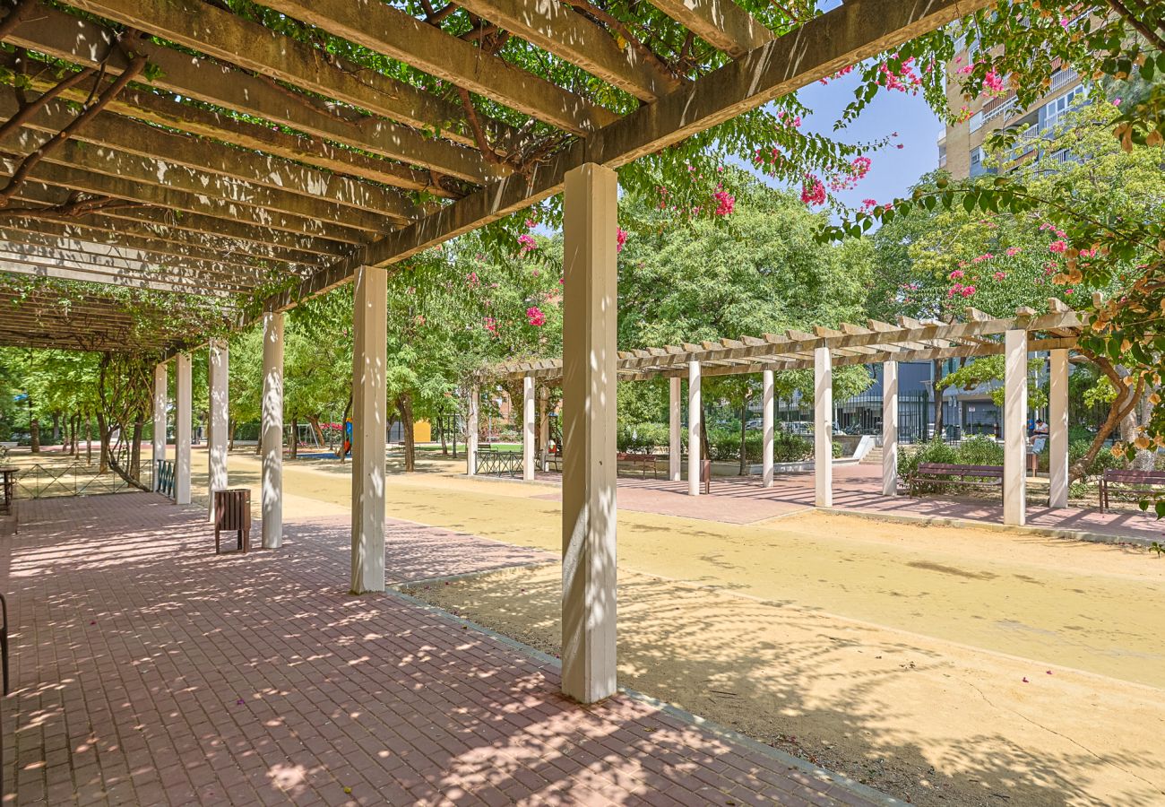 Apartamento en Sevilla - Luminoso Apartamento con Aire Acondicionado en Marqués de Nervión - Vacacional Sevilla