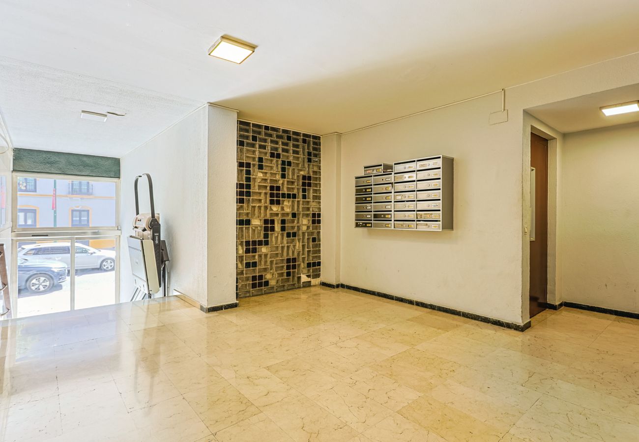 Apartamento en Sevilla - Menendez Pelayo - Estudio con aire acondicionado