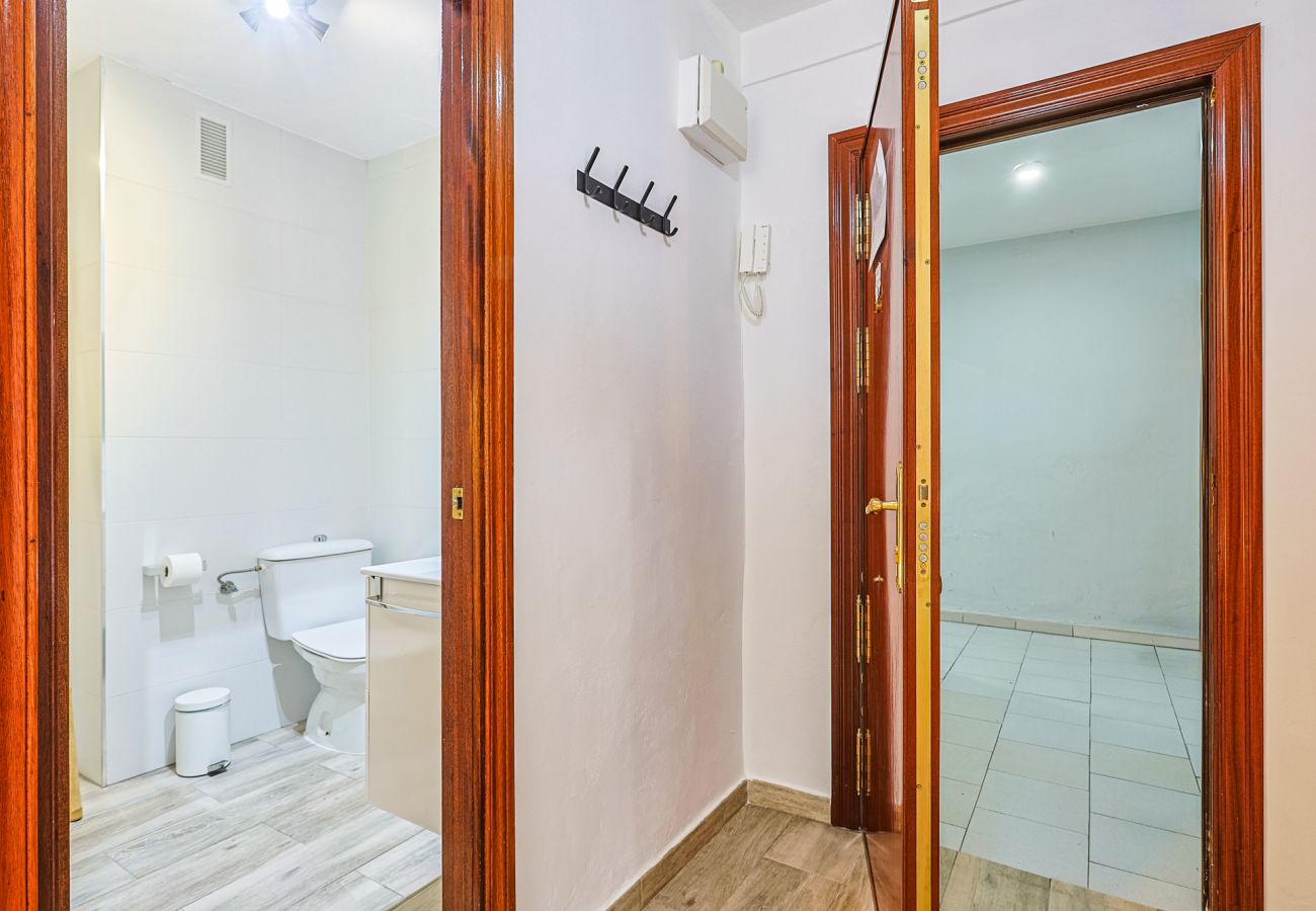 Apartamento en Sevilla - Menendez Pelayo - Estudio con aire acondicionado