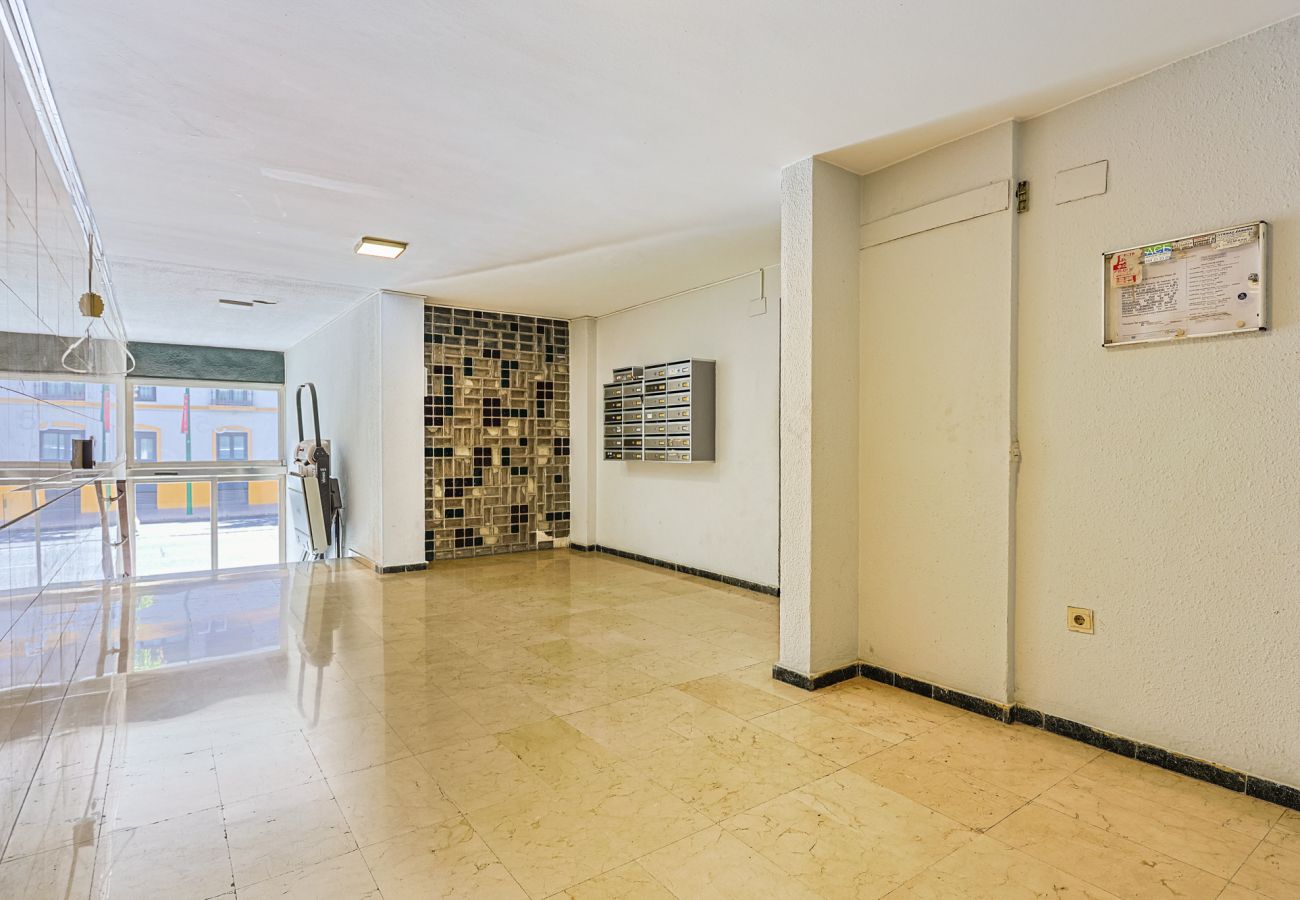 Apartamento en Sevilla - Menendez Pelayo - Estudio con aire acondicionado