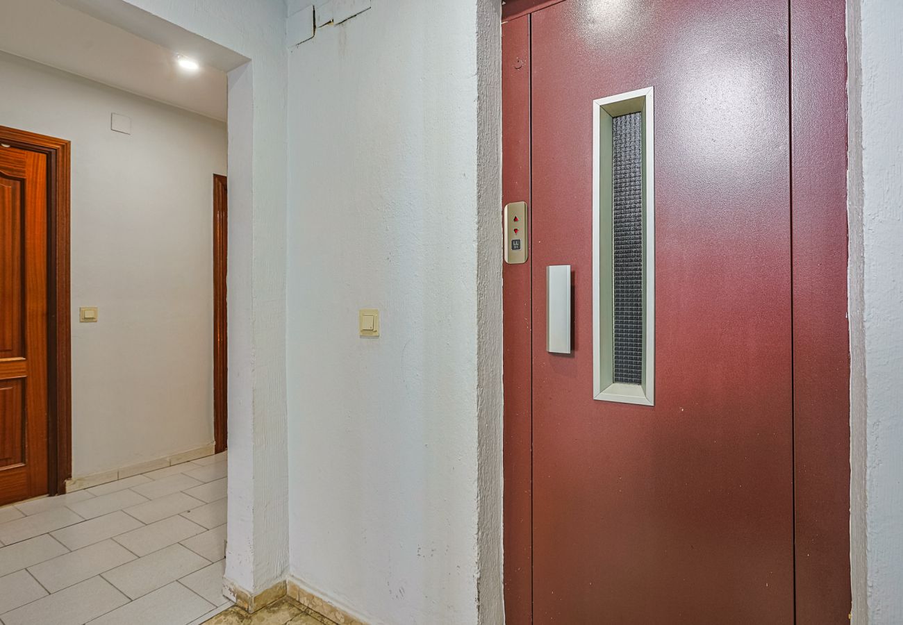 Apartamento en Sevilla - Menendez Pelayo - Estudio con aire acondicionado