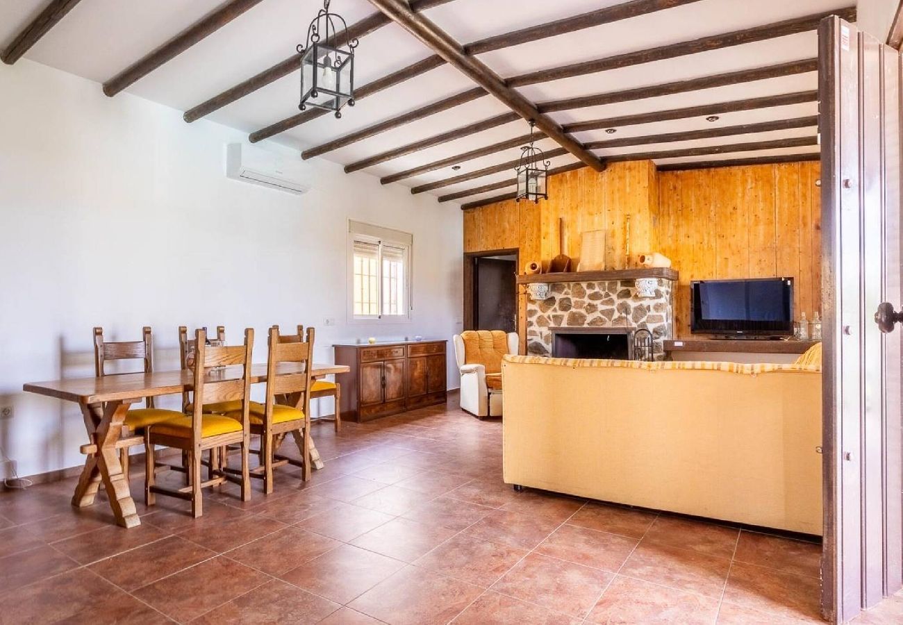 House in Seville - Santa Teresa