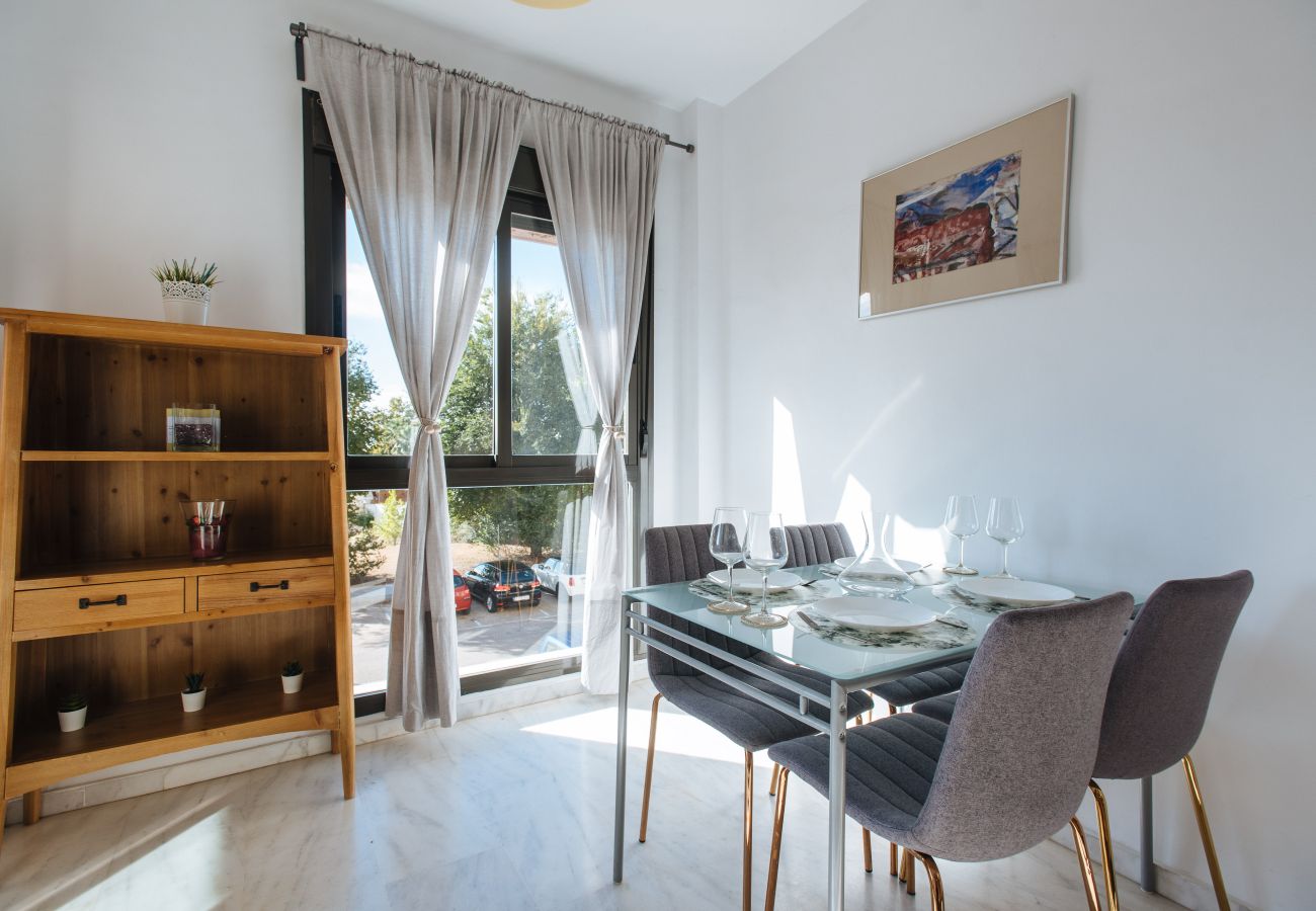 Apartment in Seville - Apartamento Mairena. Piscina y parking privado.
