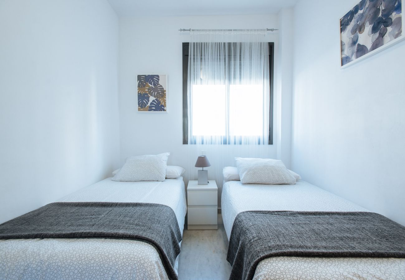 Apartment in Seville - Apartamento Mairena. Piscina y parking privado.