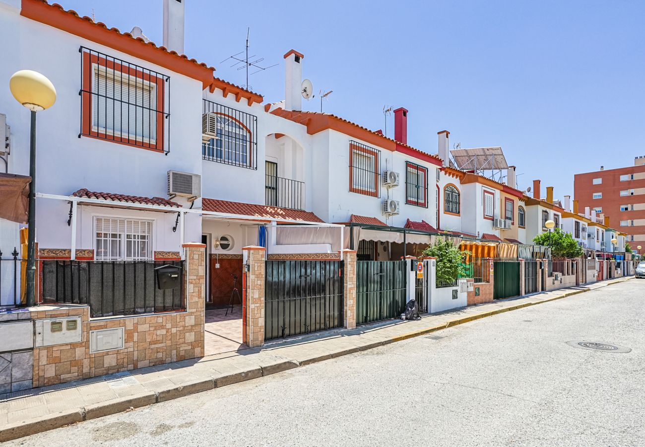 House in Mairena Del Aljarafe - Casa Los Patios Mairena · 6 Pax · 2 Baños · AC