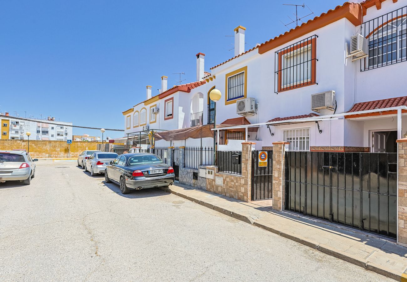 House in Mairena Del Aljarafe - Casa Los Patios Mairena · 6 Pax · 2 Baños · AC