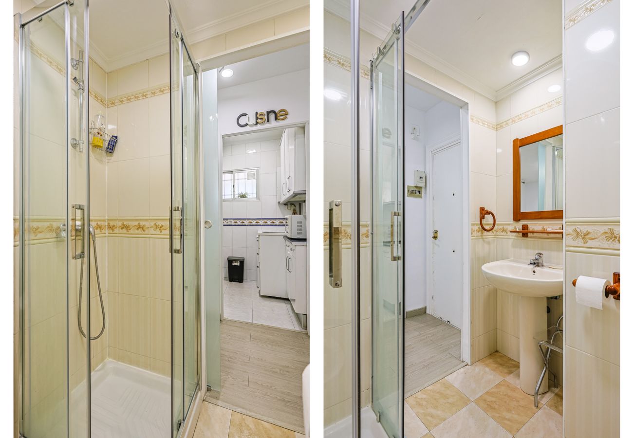 Apartment in Seville - Luminoso Apartamento con Aire Acondicionado en Marqués de Nervión - Vacacional Sevilla