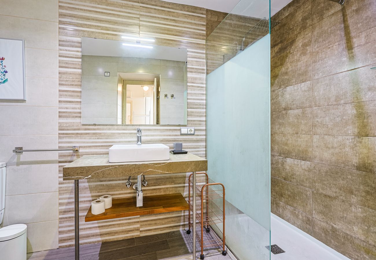 Apartment in Seville - Amplio Apartamento Altozano con Aire Acondicionado