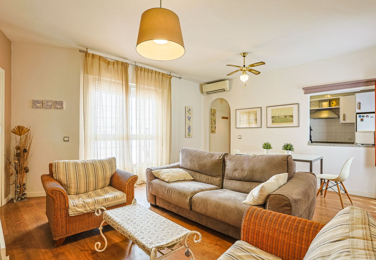 Apartment in Seville - Amplio Apartamento Altozano con Aire Acondicionado