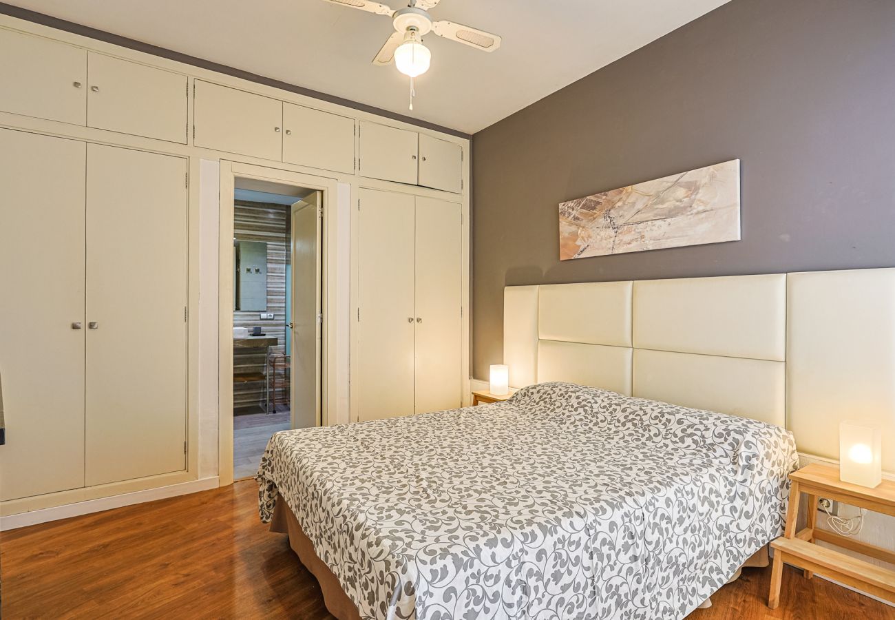 Apartment in Seville - Amplio Apartamento Altozano con Aire Acondicionado