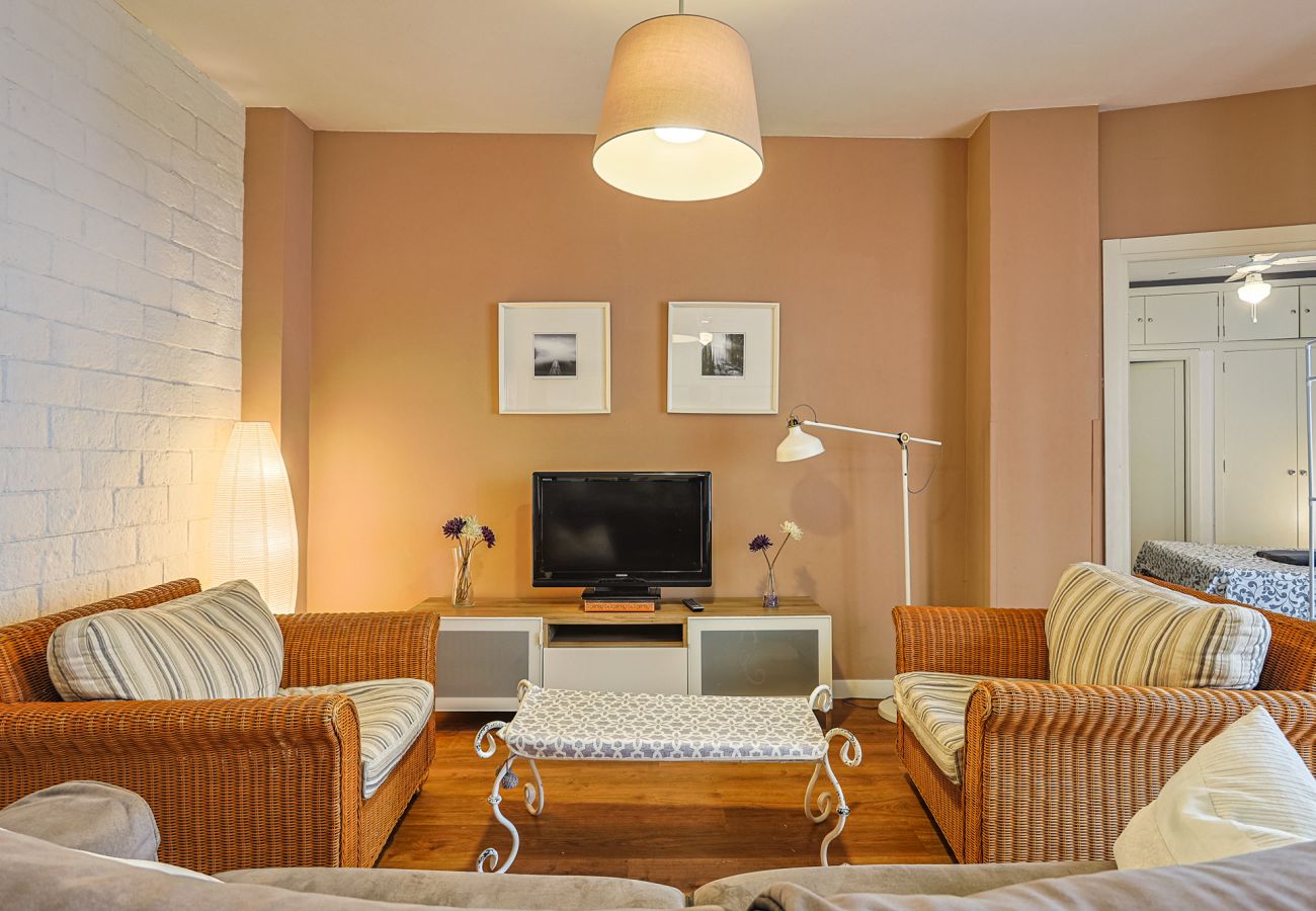 Apartment in Seville - Amplio Apartamento Altozano con Aire Acondicionado