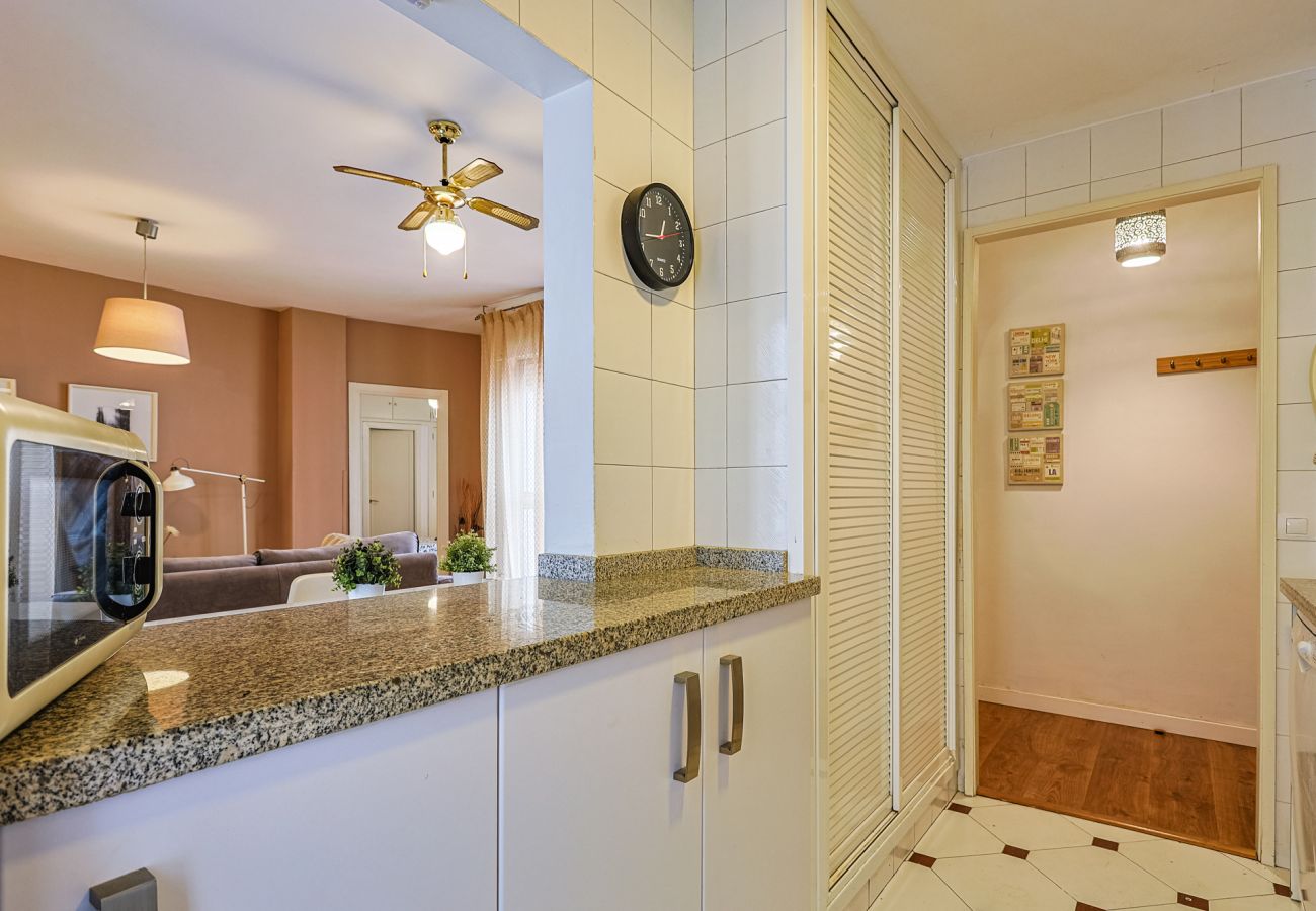 Apartment in Seville - Amplio Apartamento Altozano con Aire Acondicionado