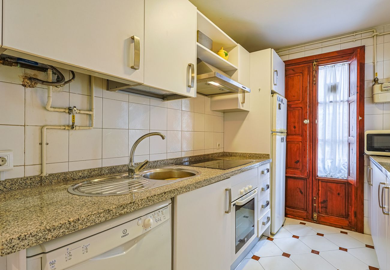 Apartment in Seville - Amplio Apartamento Altozano con Aire Acondicionado