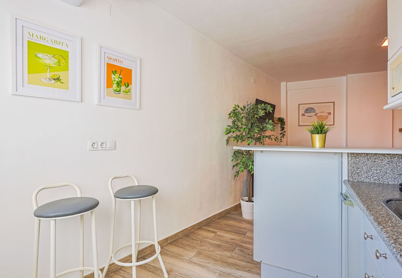 Apartment in Seville - Menendez Pelayo - Estudio con aire acondicionado