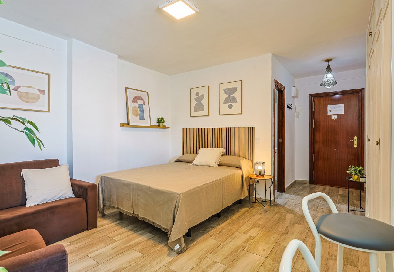 Apartment in Seville - Menendez Pelayo - Estudio con aire acondicionado