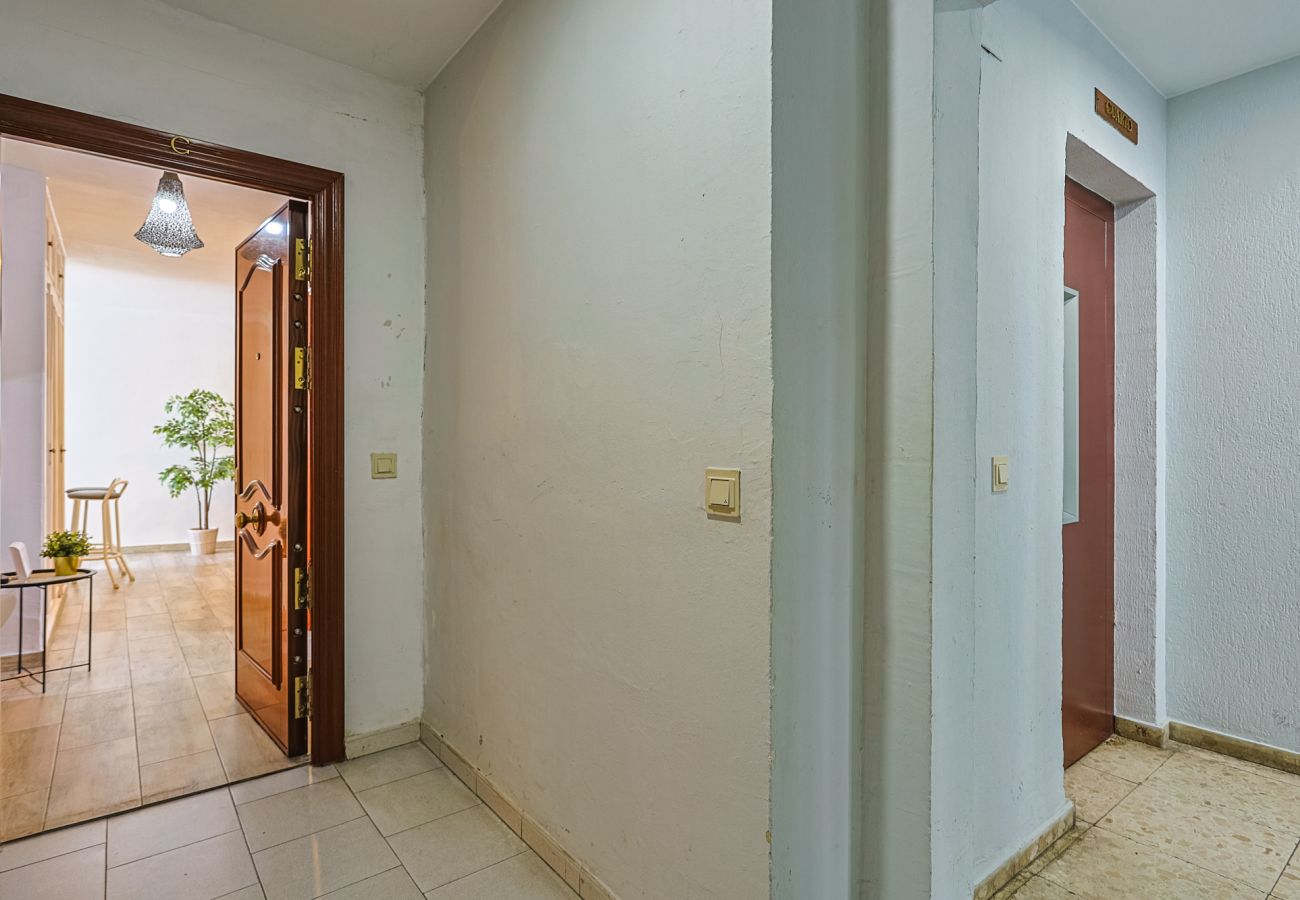 Apartment in Seville - Menendez Pelayo - Estudio con aire acondicionado