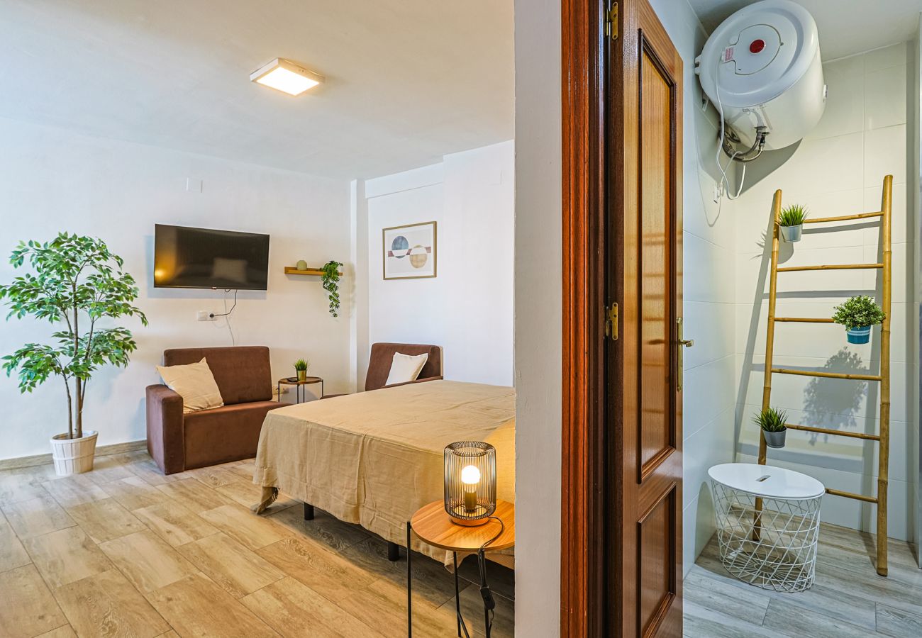 Apartment in Seville - Menendez Pelayo - Estudio con aire acondicionado