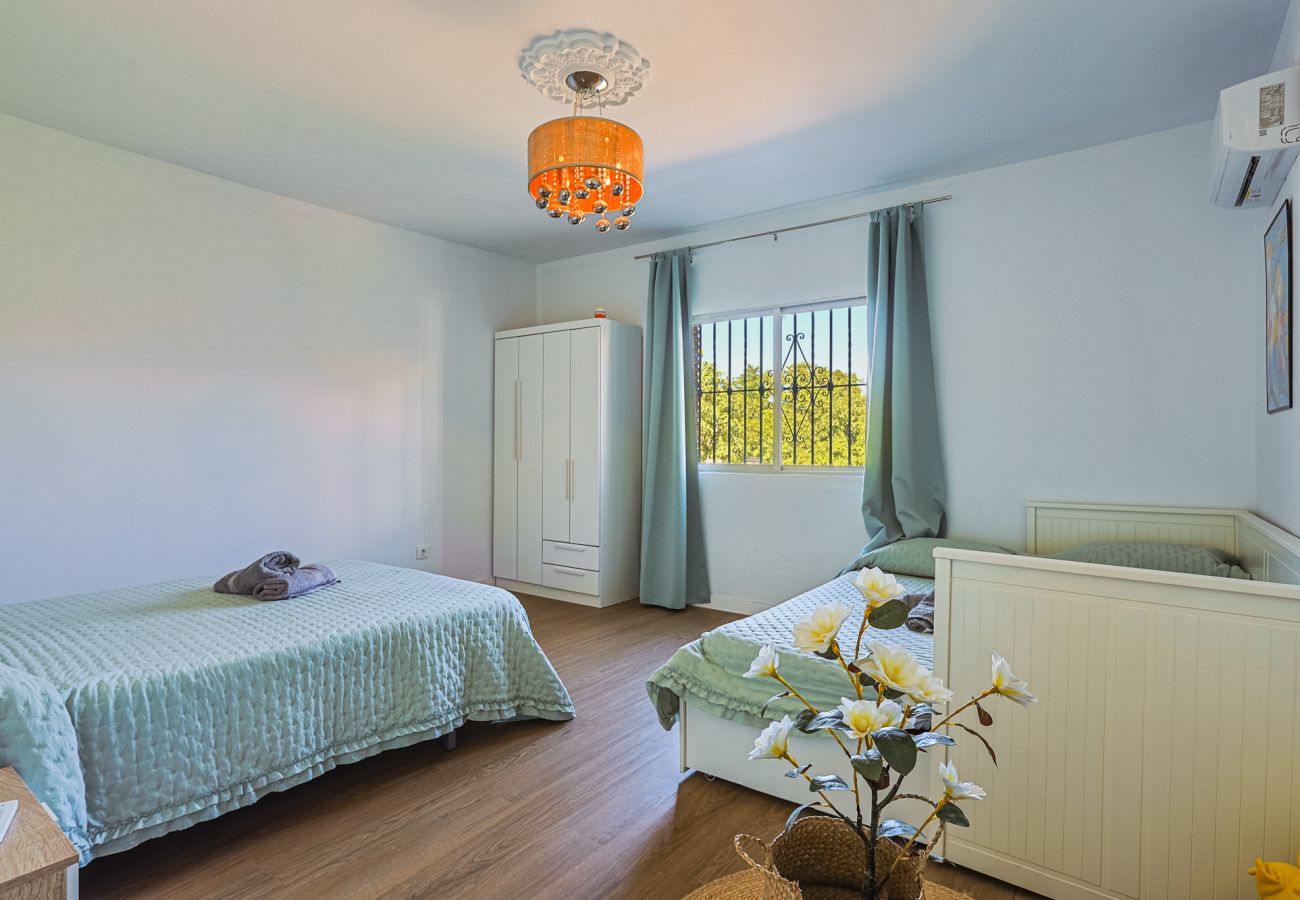 Apartment in Mairena Del Aljarafe - Simpsons Mairena - Vacacional Sevilla